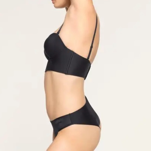 SKIMS Deep Black Plunge Bra - Picture 2 of 5